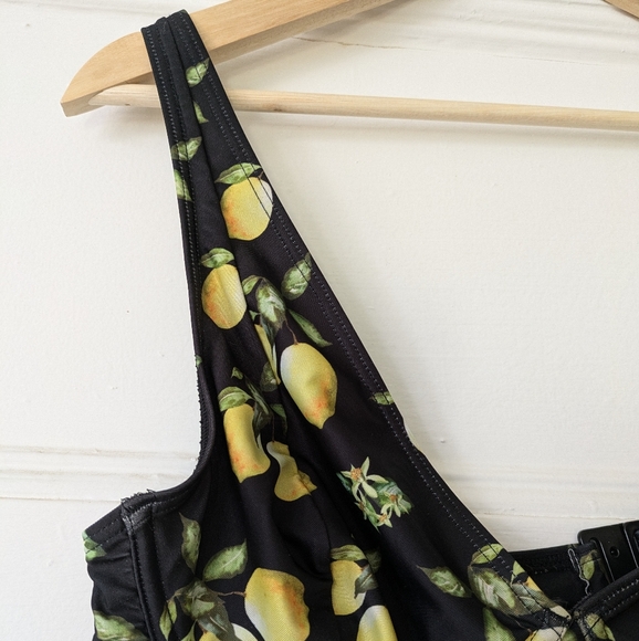 Peek & Beau Lemon Print Bikini Top - Picture 2 of 7